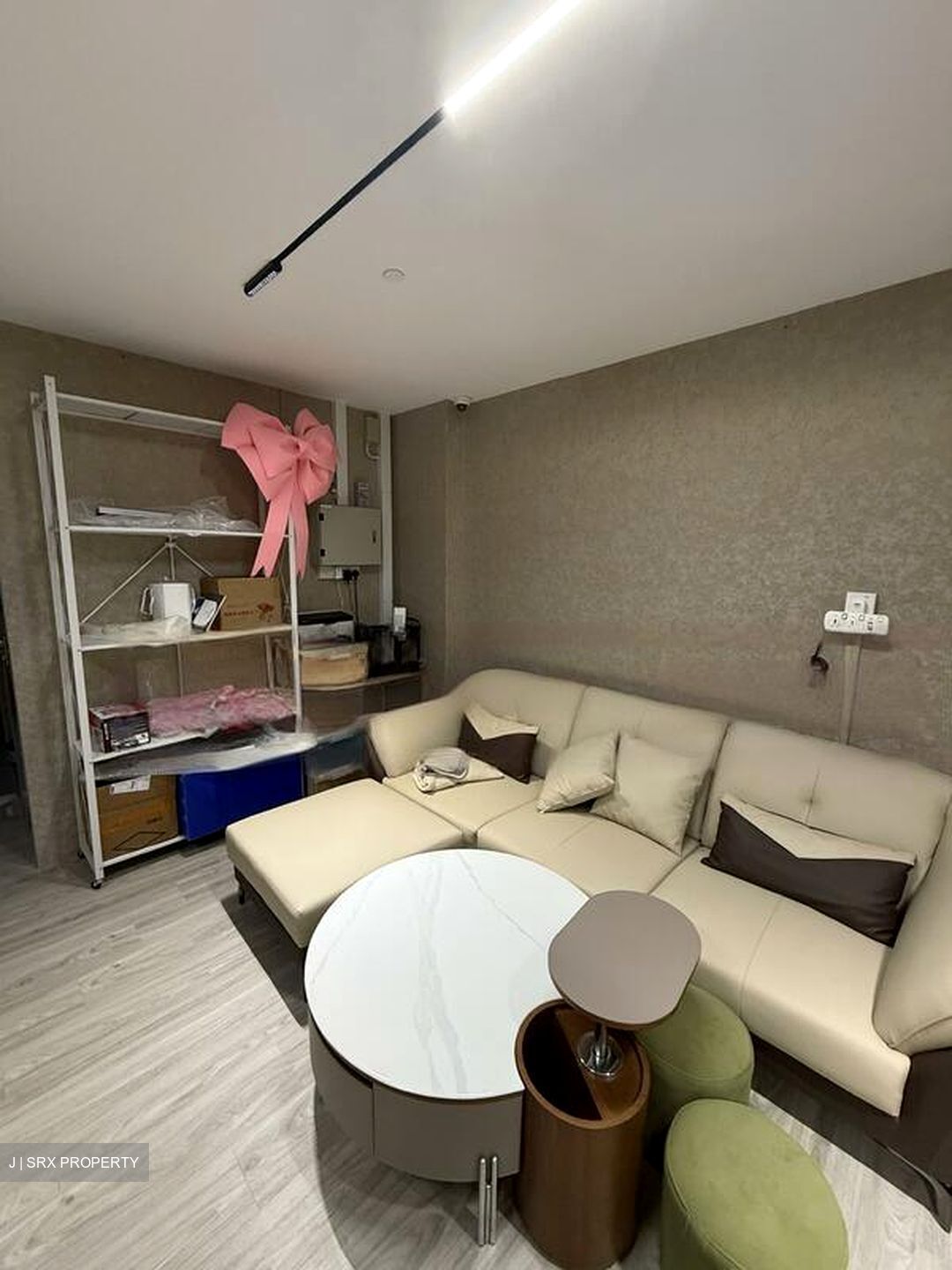 Hongkong Street (D1), Office #463007331